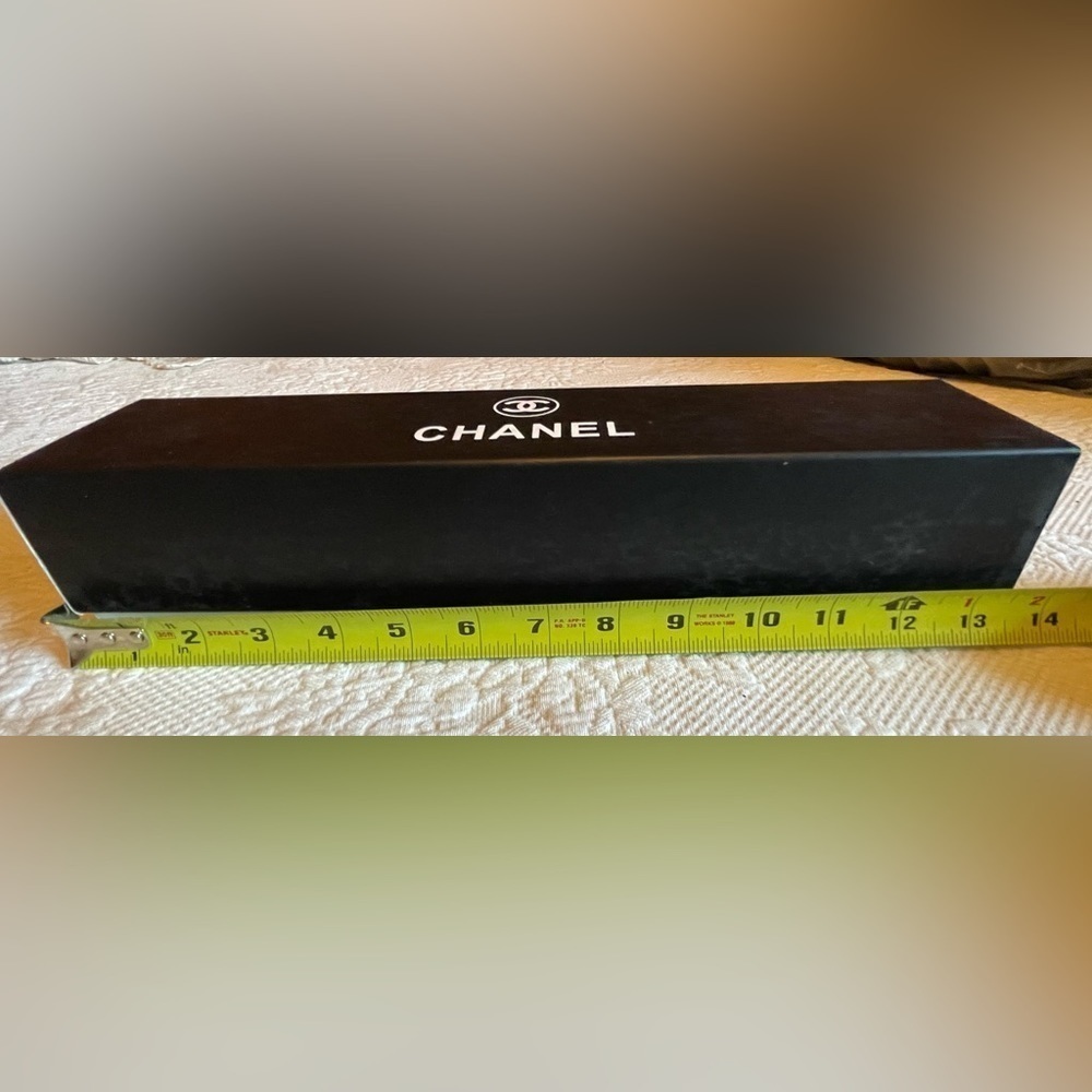 Chanel box (empty) - Picture 4 of 11